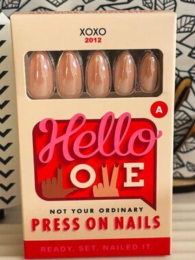 Hello Love Press On Nails XOXO